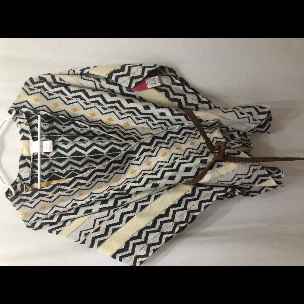 Women’s poncho wrap with belt. NWT